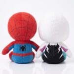 Kit 2 Pelúcias Homem-Aranha e Spider-Gwen 30cm - Imagem 4